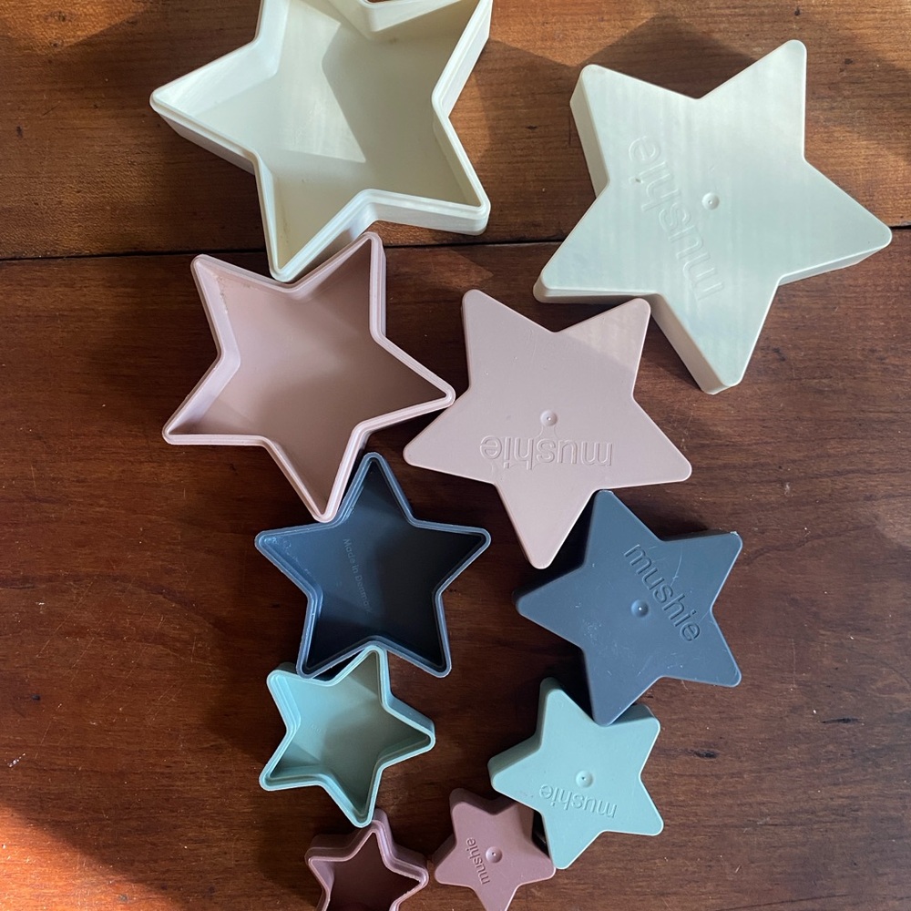 Nesting Star-Shaped Stacking Toy Set - Picture 4 of 5